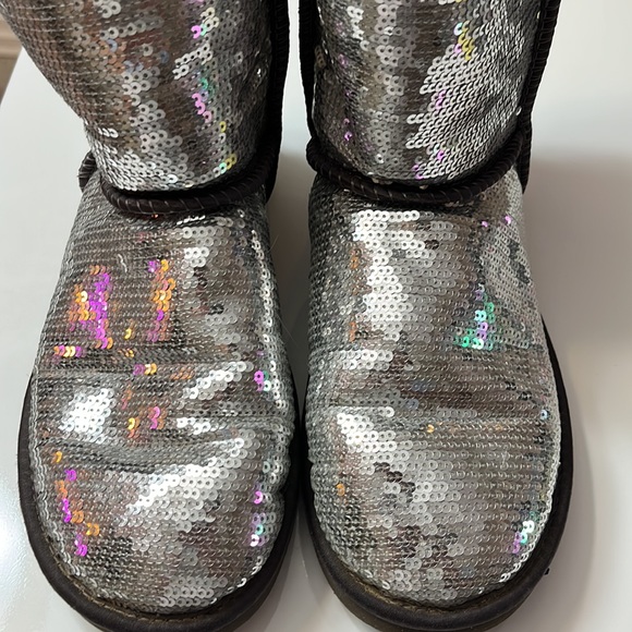 Silver sparkly Ugg boots size 8 - Picture 5 of 8